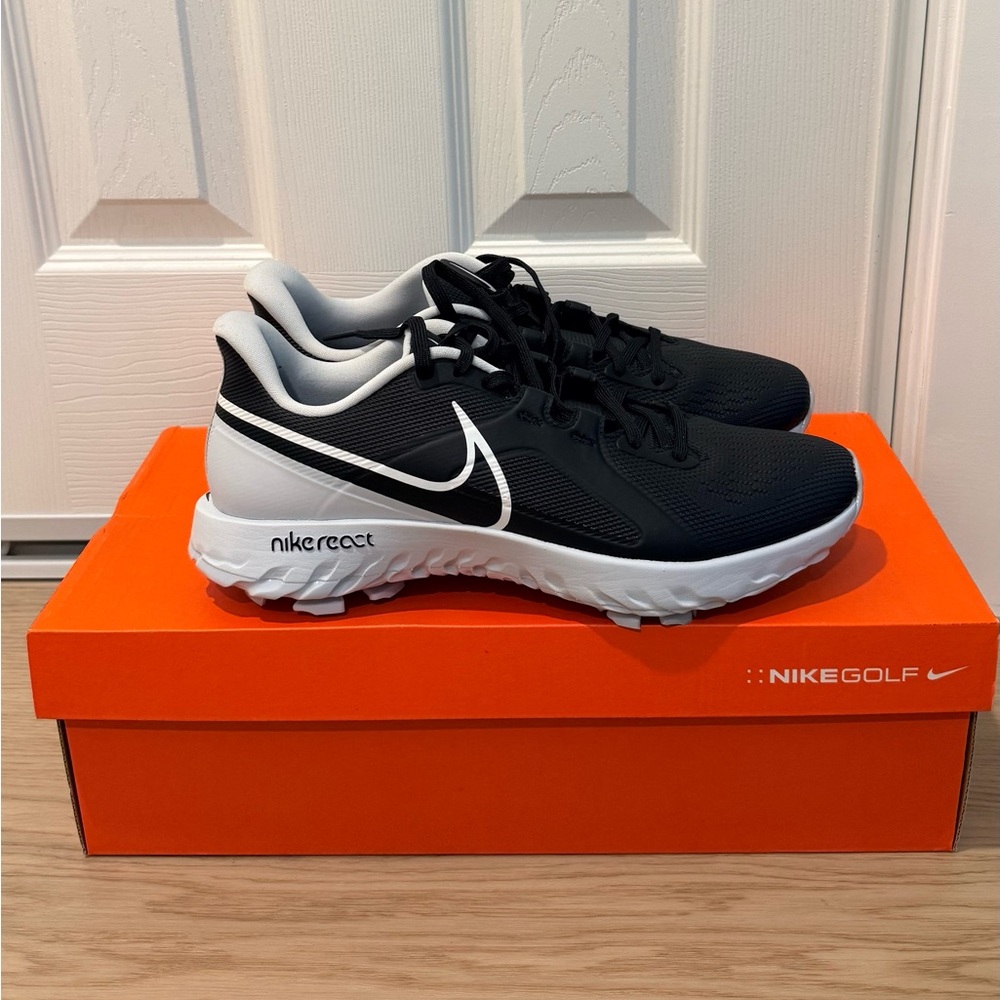 Nike Men's Black and White React Golf Shoes